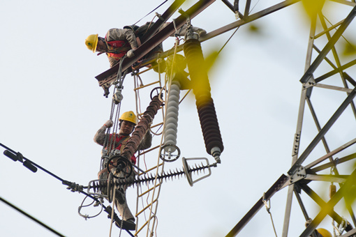 復(fù)合絕緣子廠家